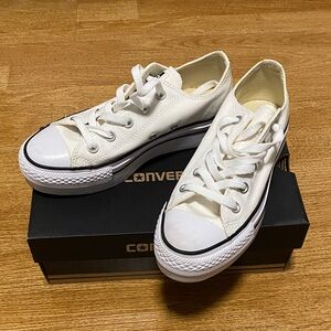 Women platform Converse